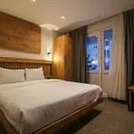 Kaya Saw Hotel
