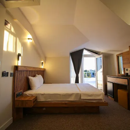 Hotel Kaya Saw *